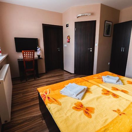 Motel ARD Sarovce Buitenkant foto