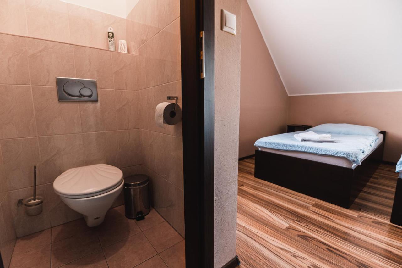 Motel ARD Sarovce Buitenkant foto
