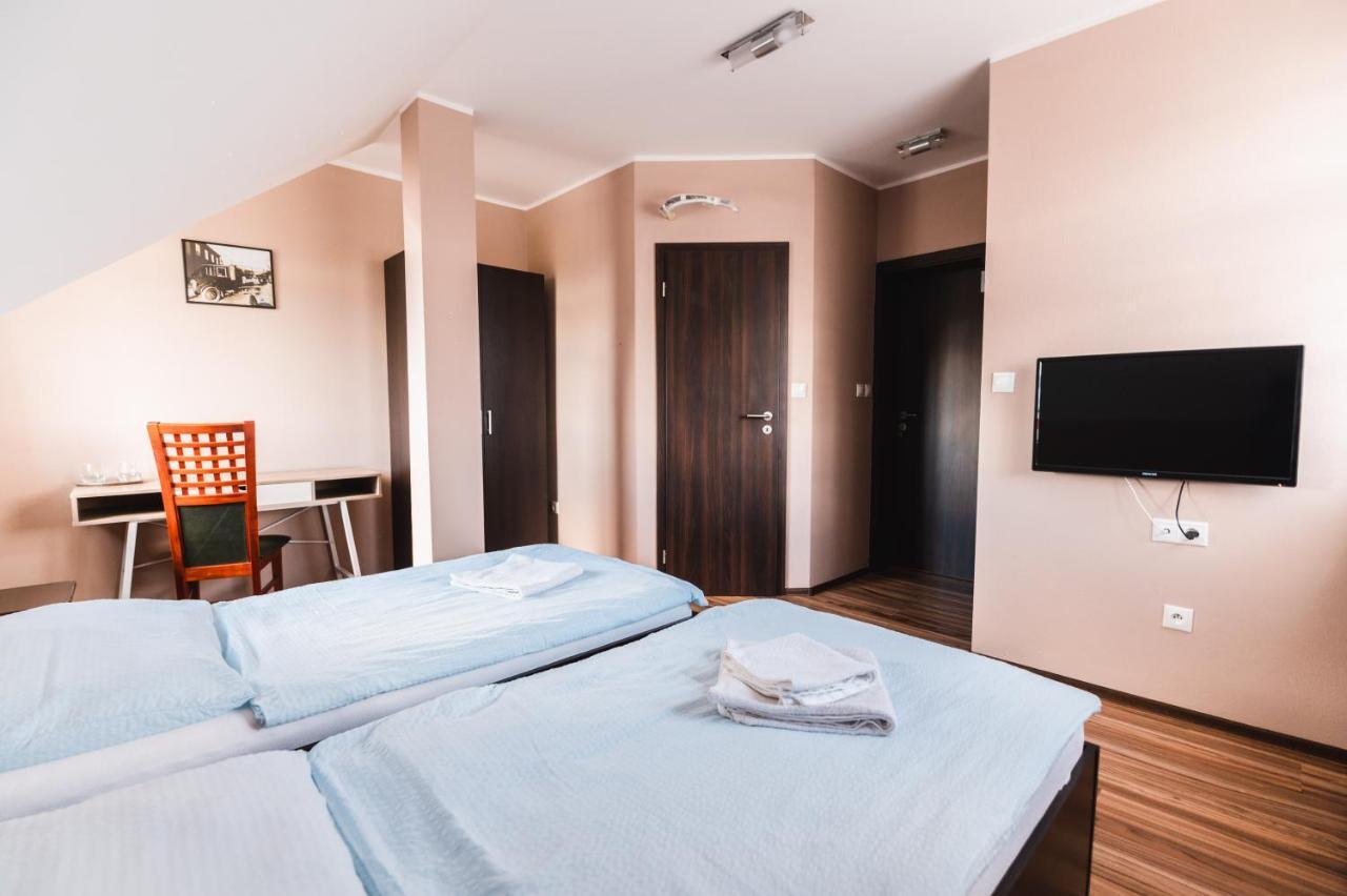 Motel ARD Sarovce Buitenkant foto